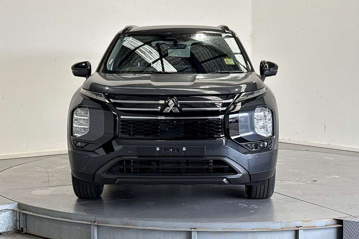 2025 Mitsubishi Outlander LS ZM