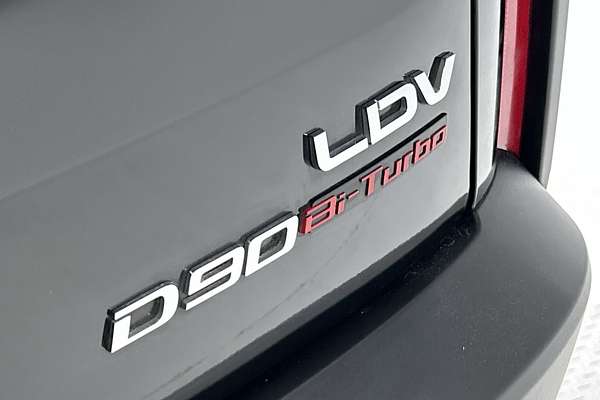 2022 LDV D90 Executive SV9A thumb-21