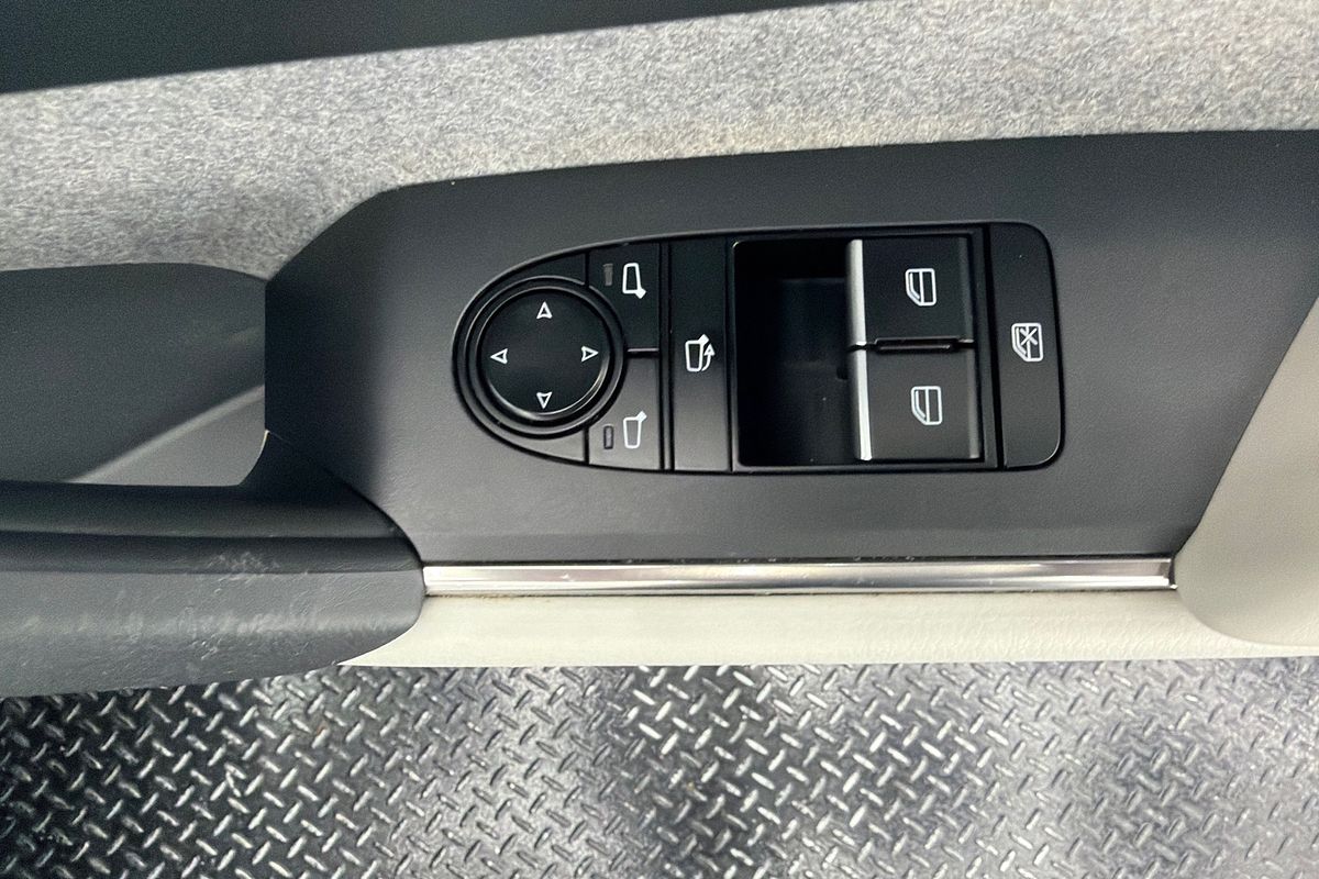 2022 Mazda MX-30 G20e Evolve DR Series