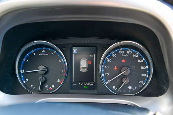 2018 Toyota RAV4 GX ZSA42R thumb-10