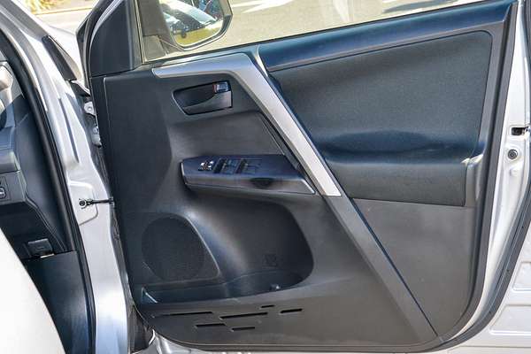 2018 Toyota RAV4 GX ZSA42R thumb-15