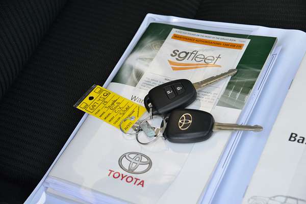 2018 Toyota RAV4 GX ZSA42R thumb-21