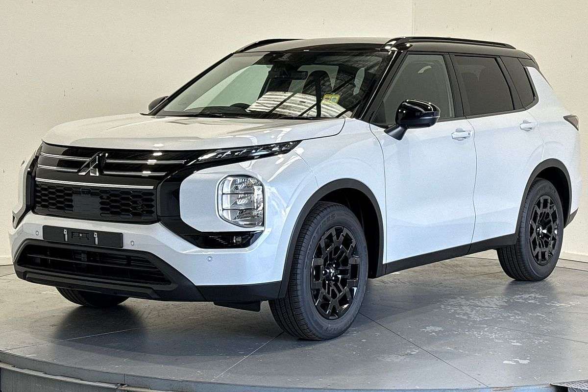 2025 Mitsubishi Outlander LS ZM