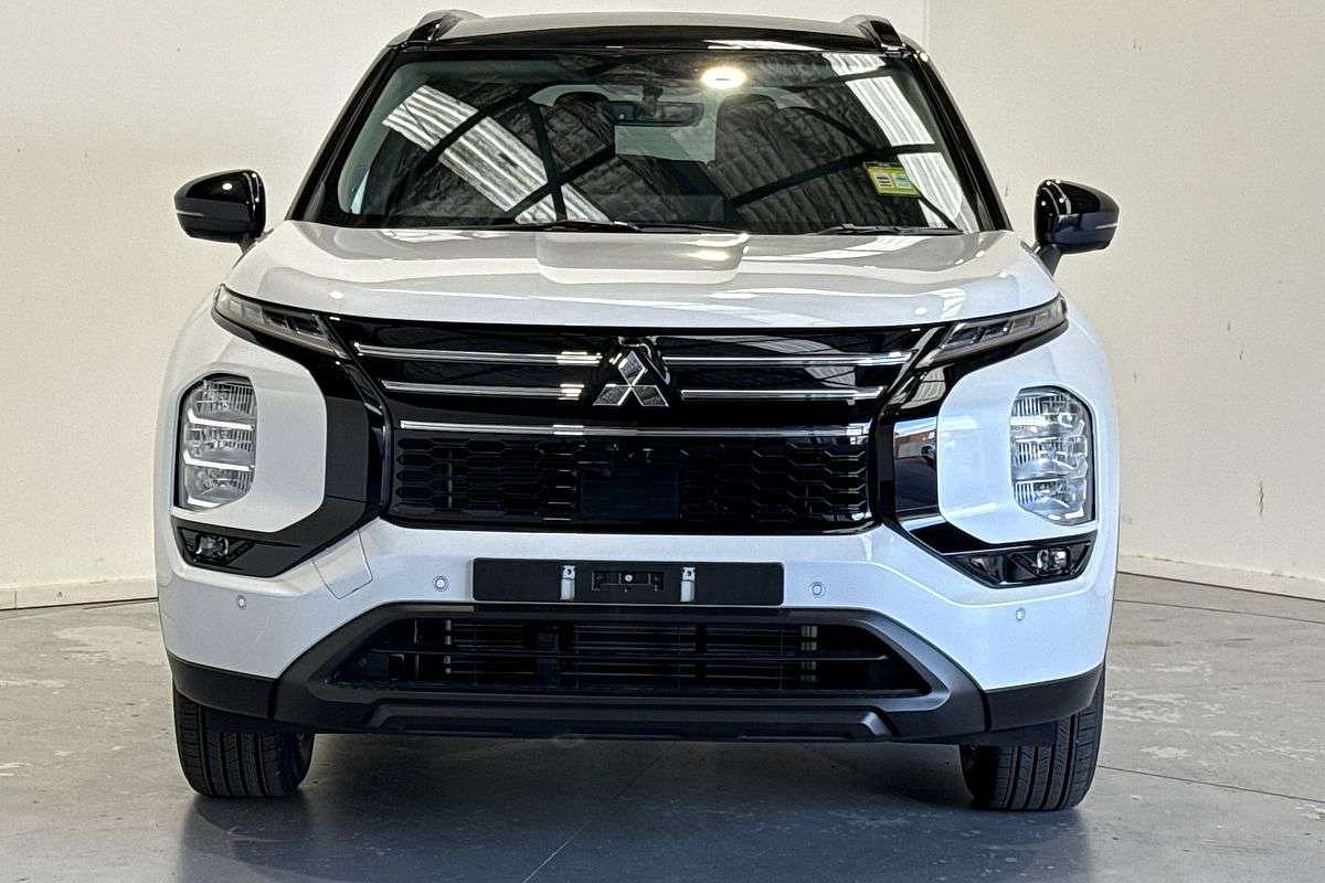 2025 Mitsubishi Outlander LS ZM