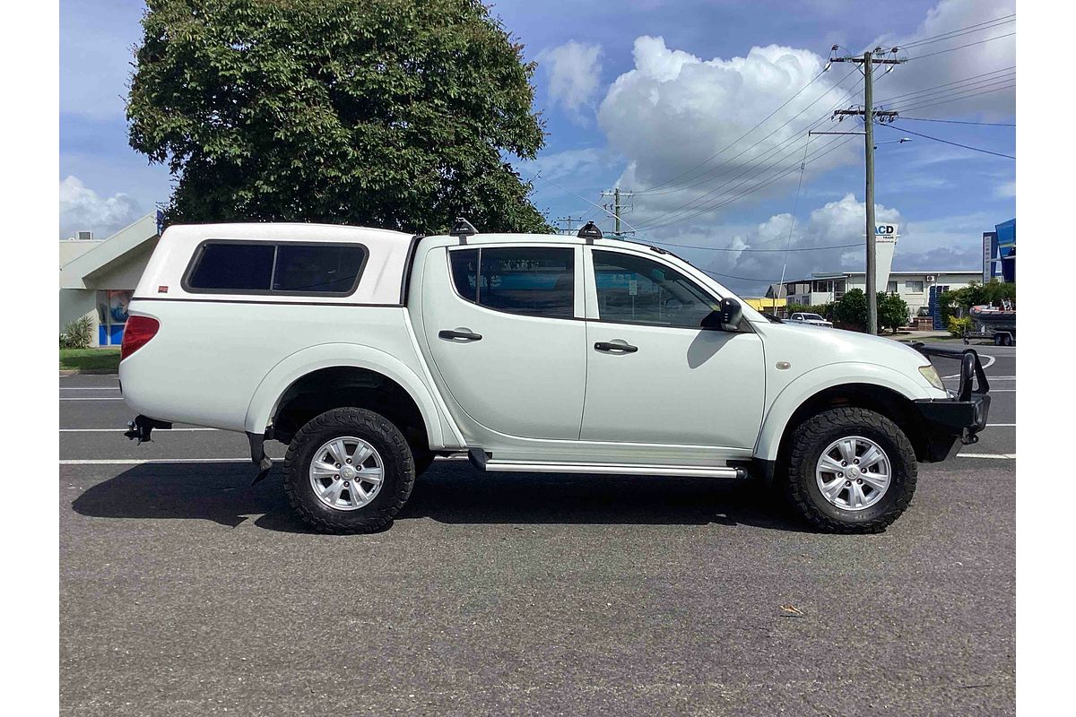 2015 Mitsubishi Triton GLX MN 4X4