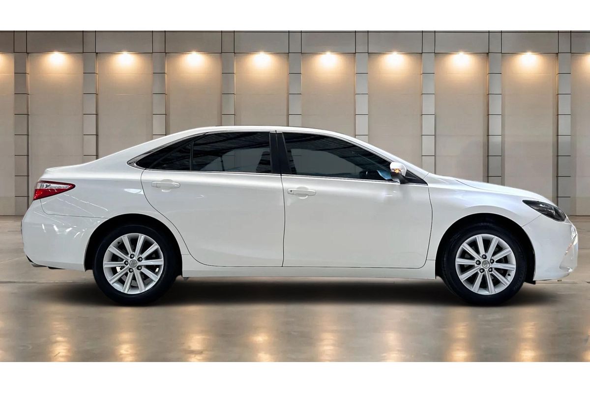 2017 Toyota Camry Atara S ASV50R