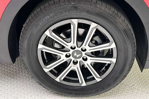 2023 Mahindra XUV700 thumb-9