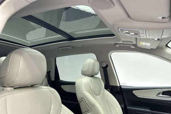 2023 Mahindra XUV700 thumb-14