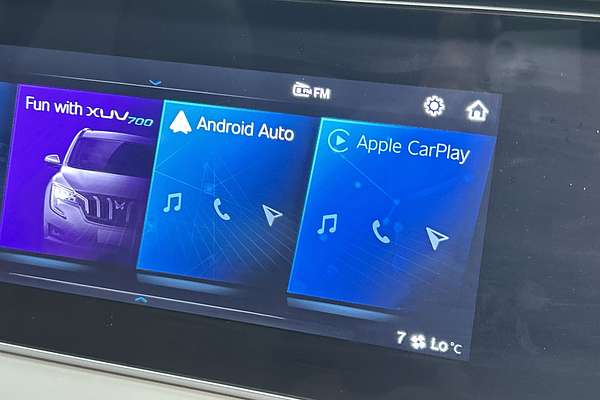 2023 Mahindra XUV700 thumb-16