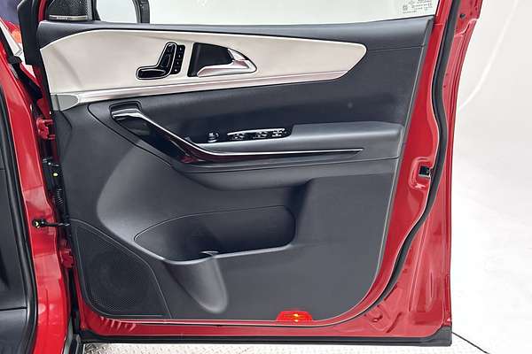 2023 Mahindra XUV700 thumb-18