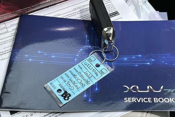 2023 Mahindra XUV700 thumb-22