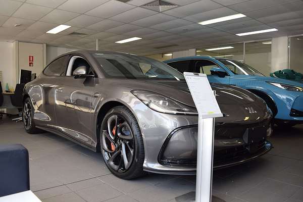 2025 MG IM5 Platinum P12L