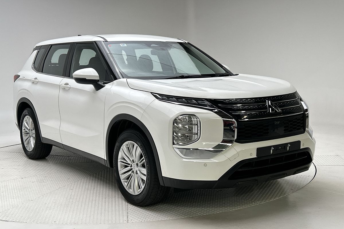 2023 Mitsubishi Outlander ES ZM