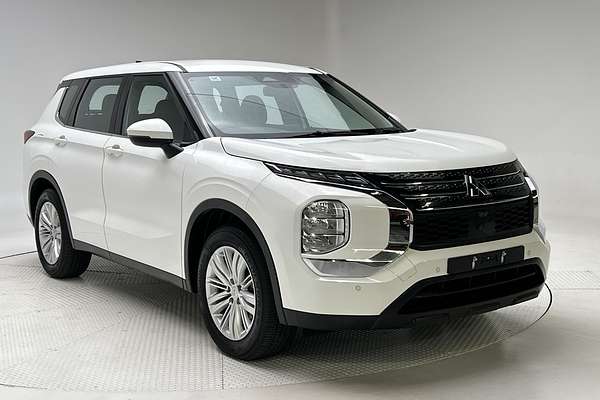 2023 Mitsubishi Outlander ES ZM thumb-0