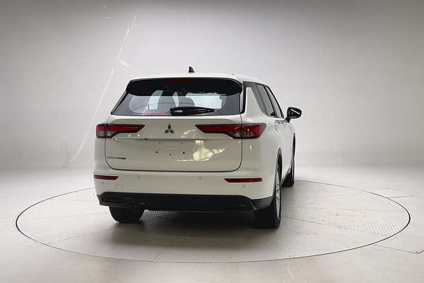 2023 Mitsubishi Outlander ES ZM thumb-1