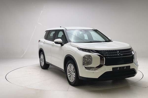 2023 Mitsubishi Outlander ES ZM thumb-4