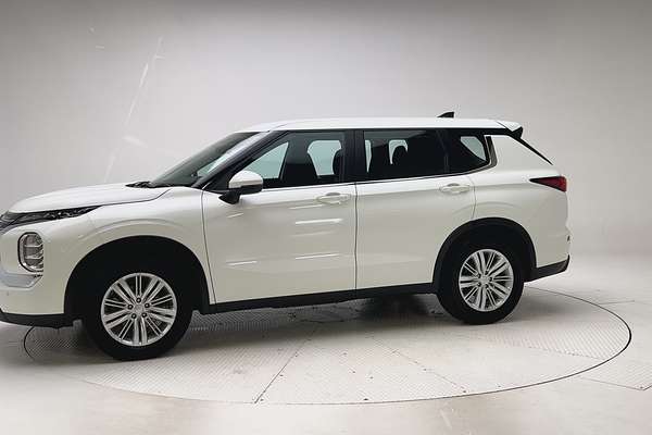 2023 Mitsubishi Outlander ES ZM thumb-6