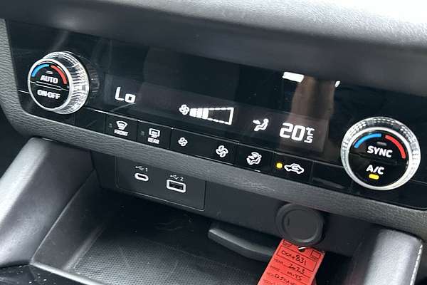 2023 Mitsubishi Outlander ES ZM thumb-16