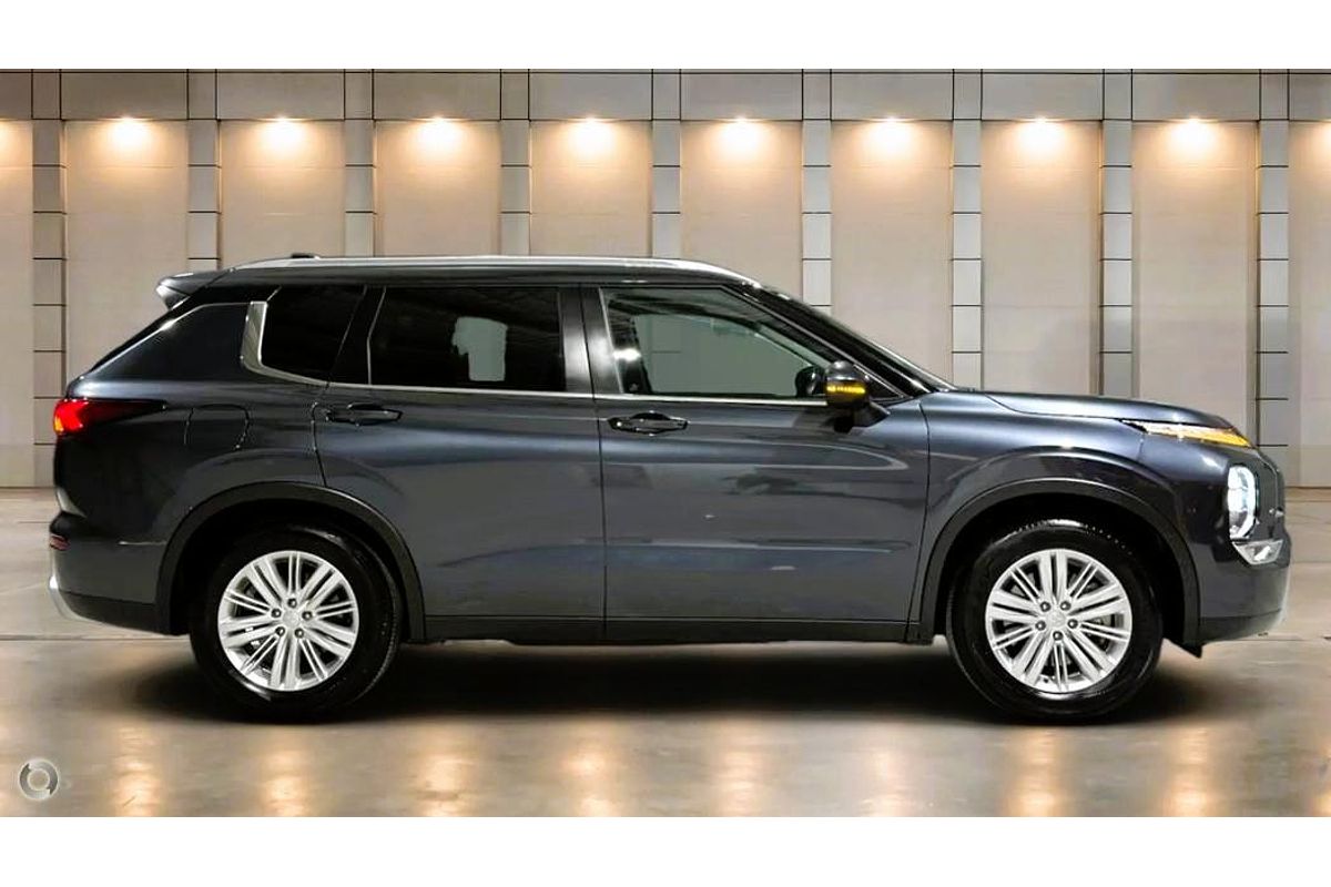 2024 Mitsubishi Outlander LS ZM