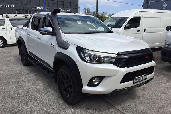 2016 Toyota Hilux SR5 (4x4) GUN126R 4X4