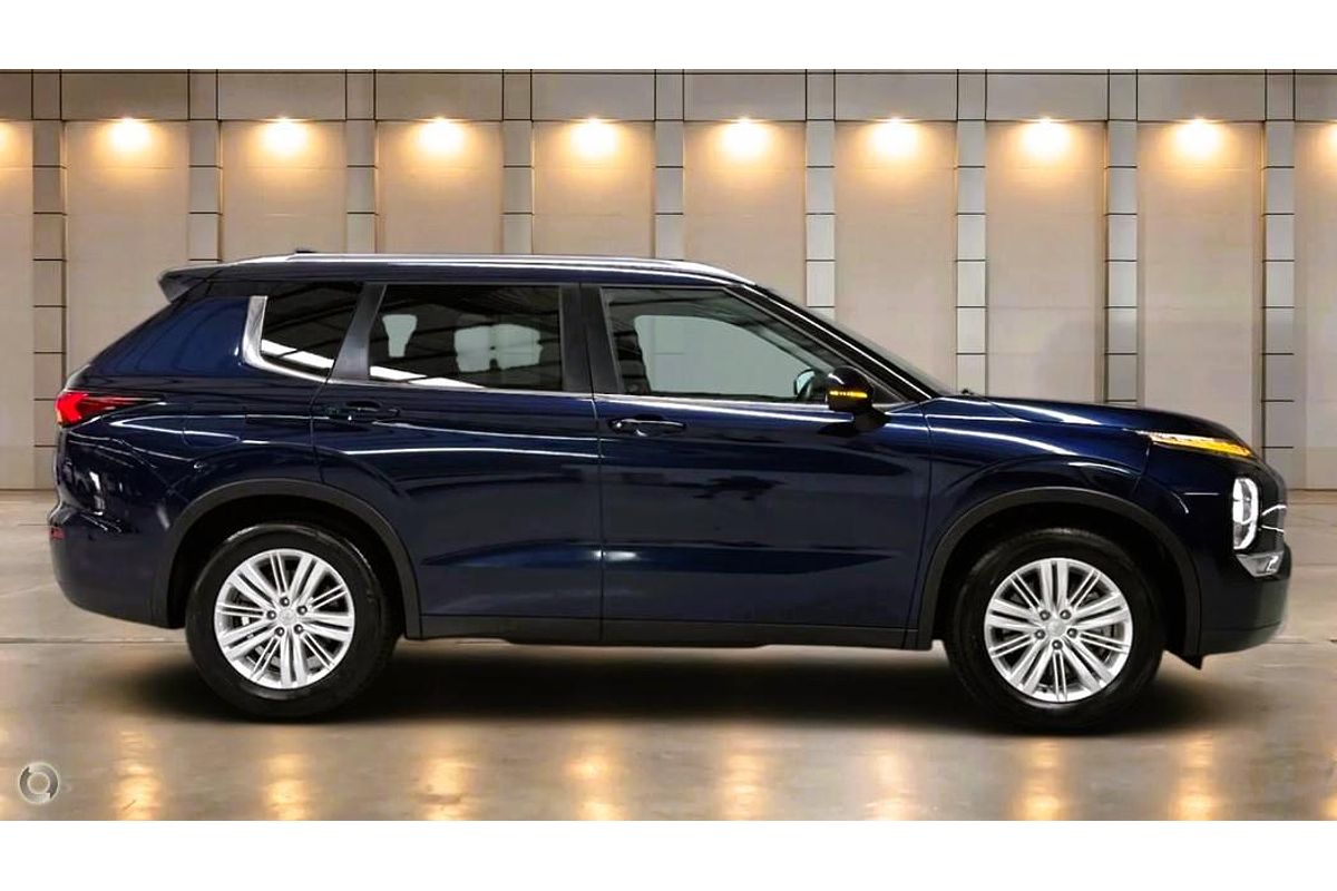 2024 Mitsubishi Outlander LS ZM