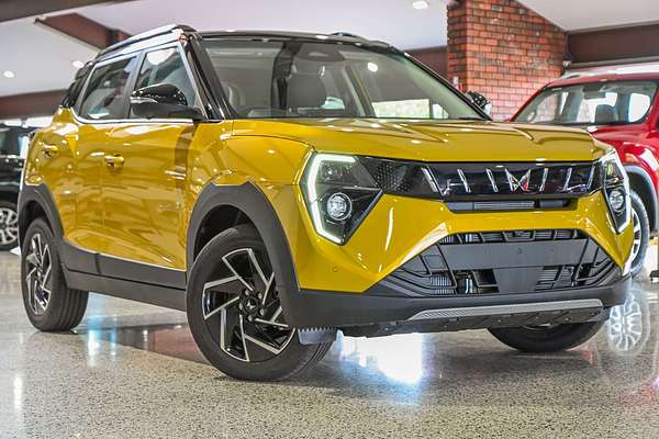 2025 Mahindra XUV3XO AX7L