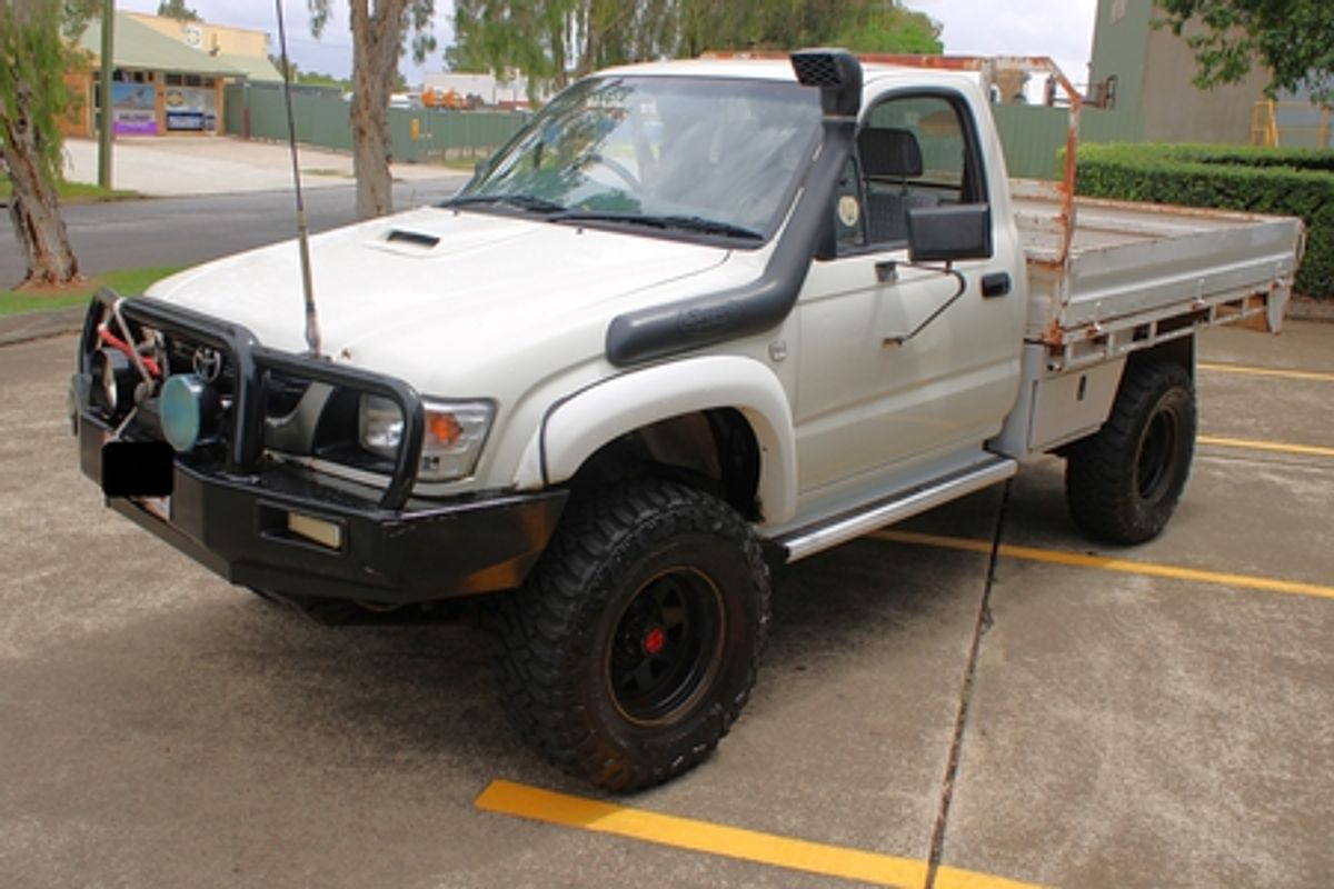 2002 Toyota Hilux KZN165R 4X4