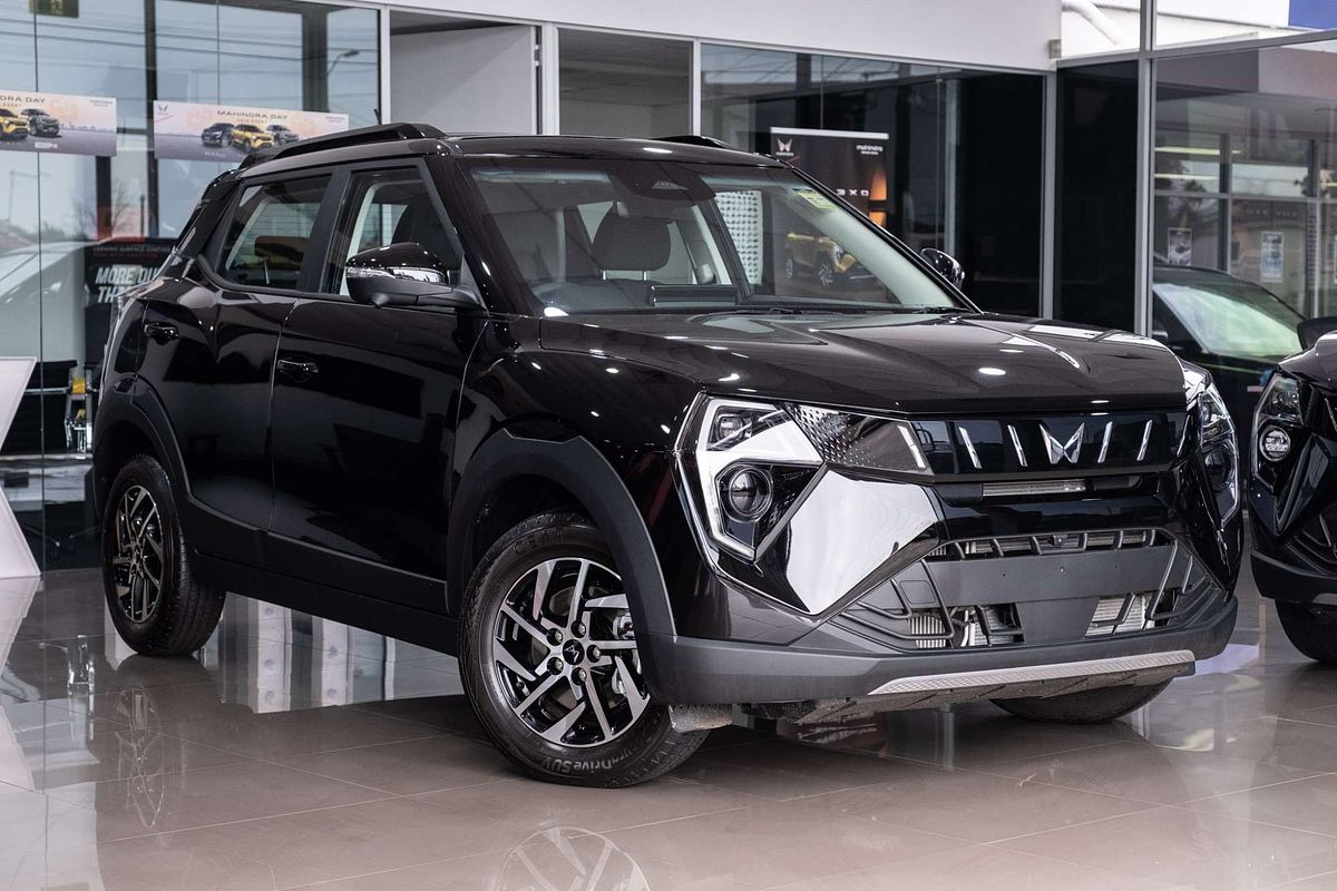 2025 Mahindra XUV3XO AX5L