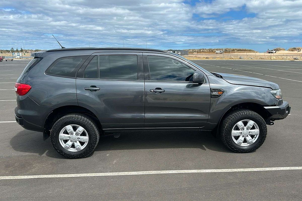 2017 Ford Everest Ambiente UA 3.2L