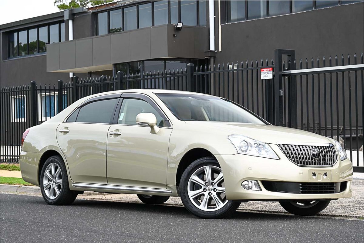 2009 Toyota Crown Majesta URS206