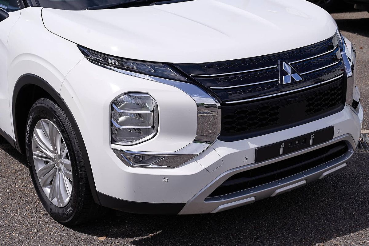 2024 Mitsubishi Outlander LS ZM