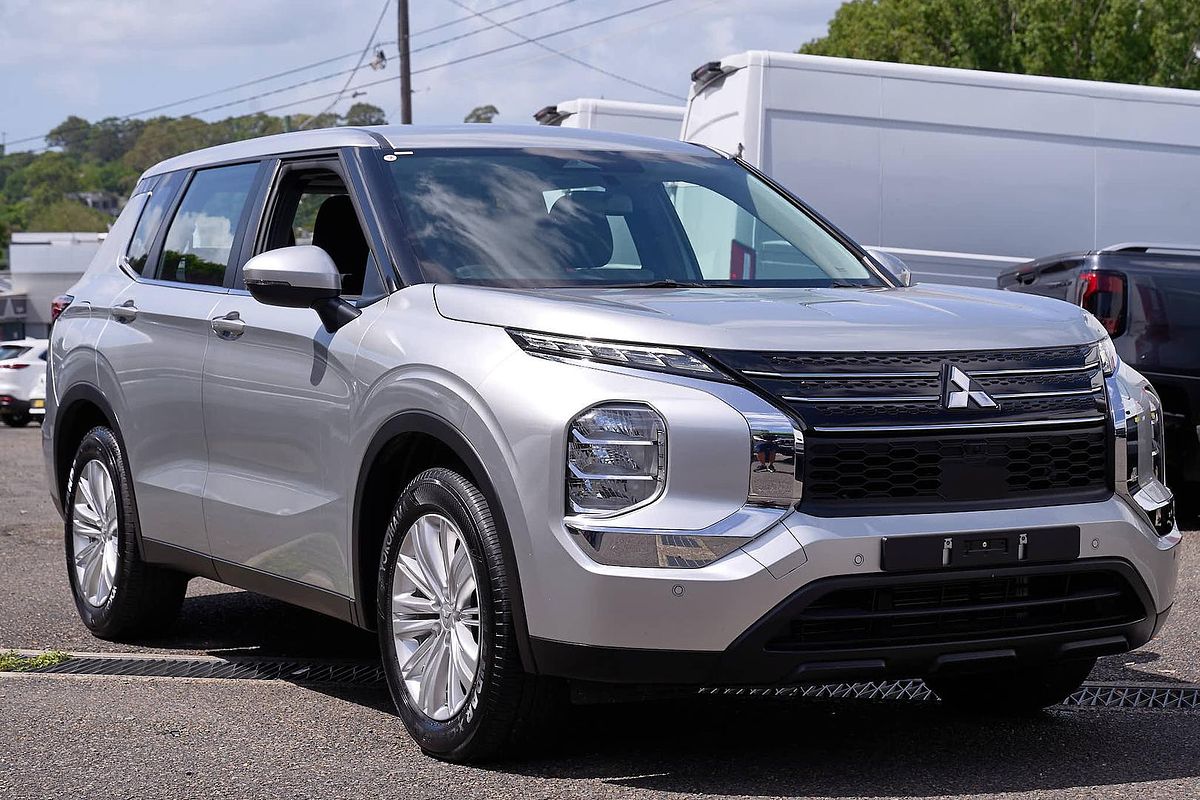 2024 Mitsubishi Outlander ES ZM