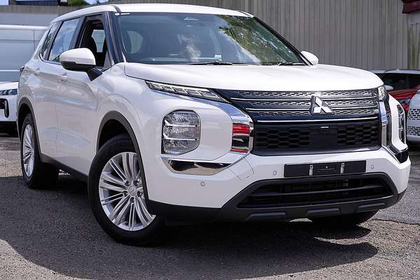 2024 Mitsubishi Outlander ES ZM