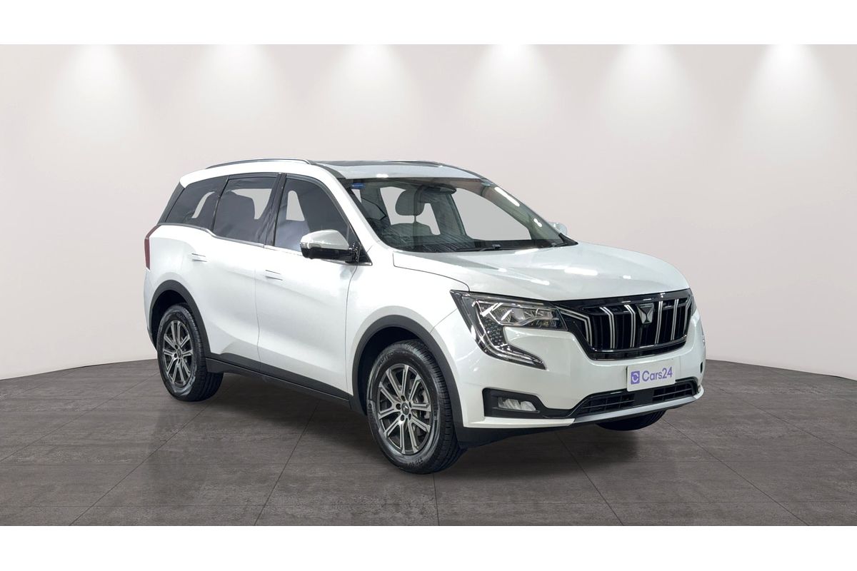 2024 Mahindra XUV700 AX7L