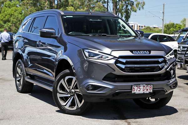 2022 Isuzu MU-X LS-T