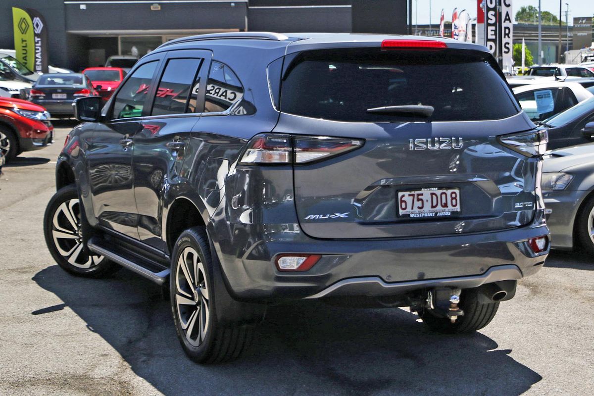2022 Isuzu MU-X LS-T