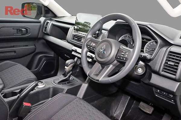 2026 Mitsubishi Triton GLX+ MV 4X4 thumb-5