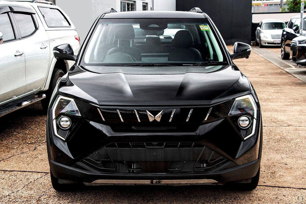 2025 Mahindra XUV3XO AX7L