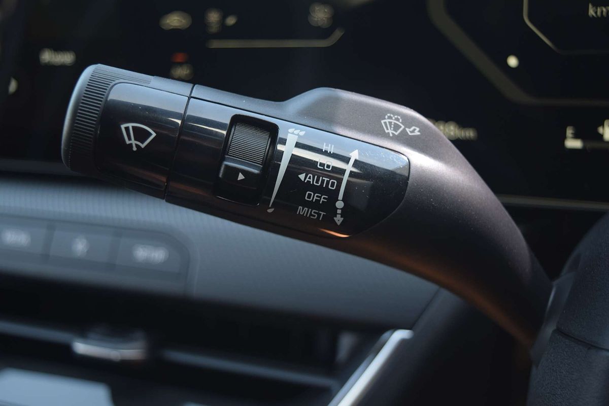 2025 Kia K4 GT-Line CL4m