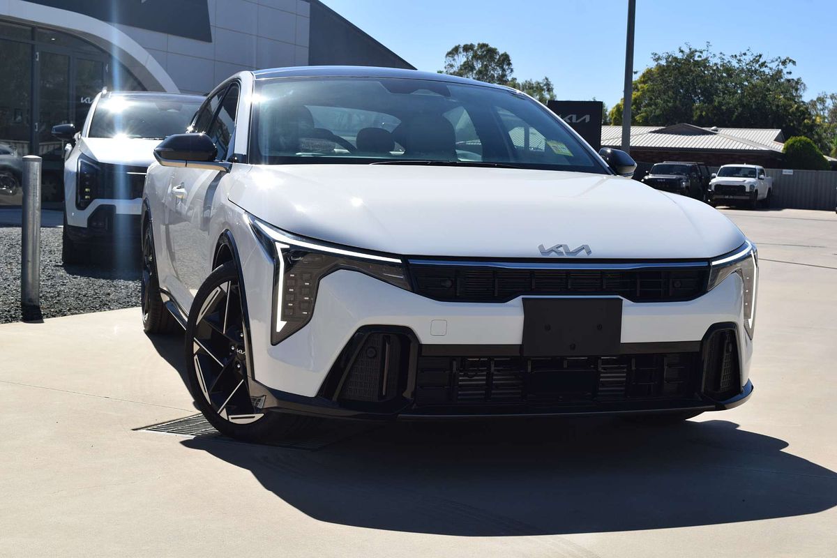 2025 Kia K4 GT-Line CL4m