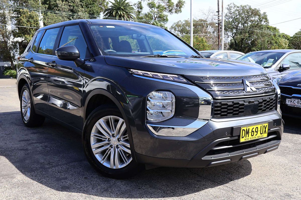 2024 Mitsubishi Outlander ES ZM