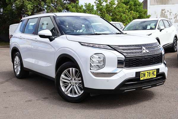 2024 Mitsubishi Outlander ES ZM