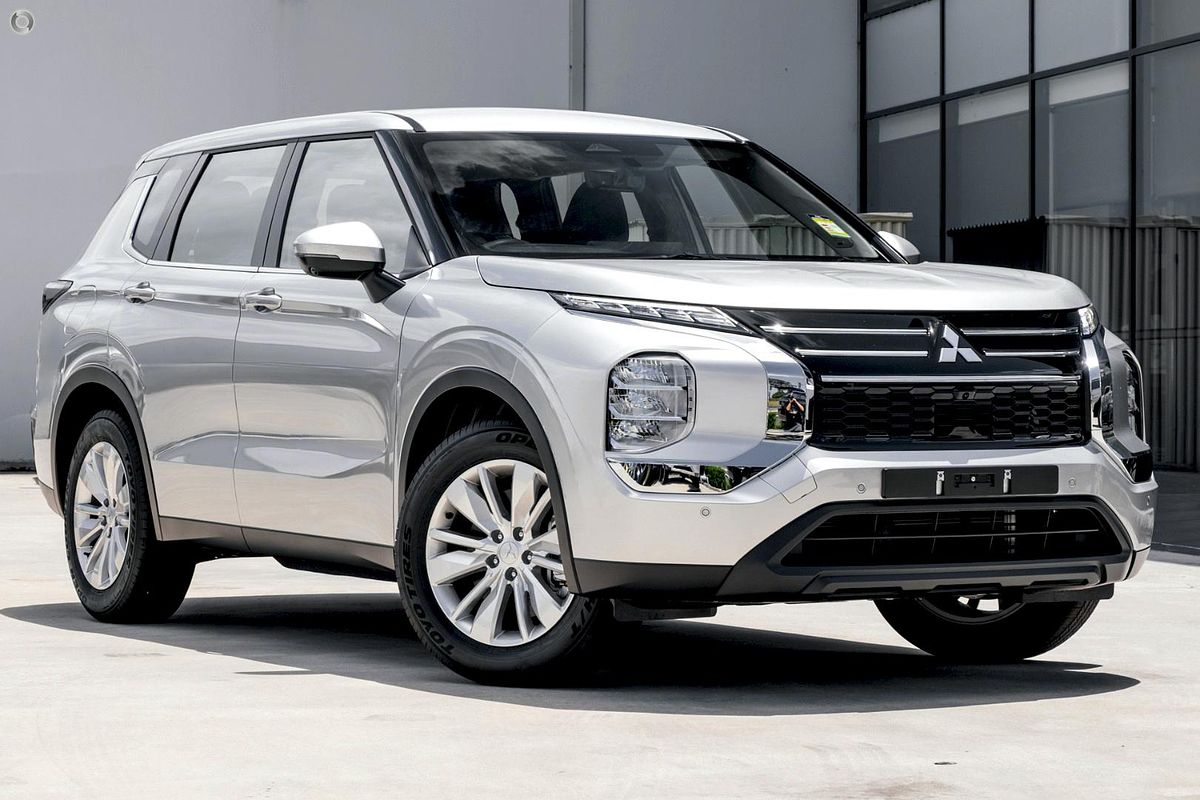 2025 Mitsubishi Outlander ES ZM