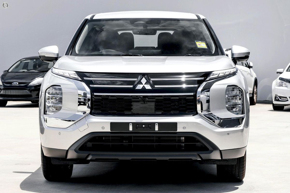 2025 Mitsubishi Outlander ES ZM