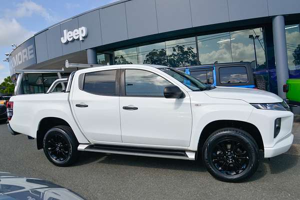 2021 Mitsubishi Triton GLX-R MR 4X4 thumb-4
