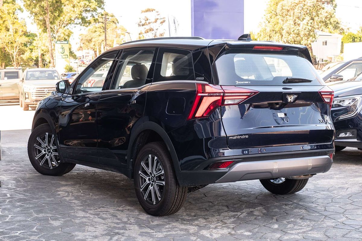 2025 Mahindra XUV700 AX7L