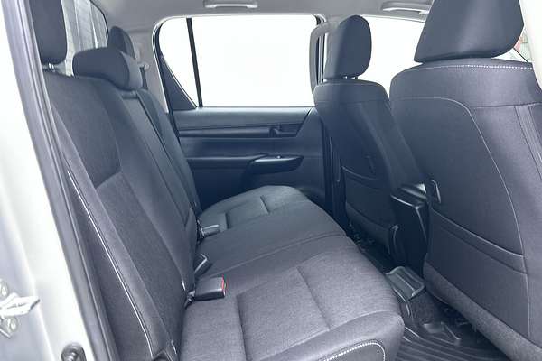 2024 Toyota Hilux SR GUN126R 4X4 thumb-11