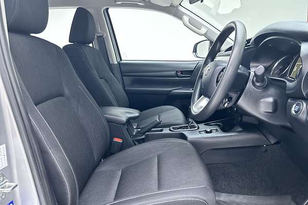 2024 Toyota Hilux SR GUN126R 4X4 thumb-12