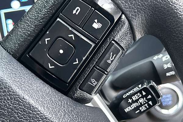 2024 Toyota Hilux SR GUN126R 4X4 thumb-17