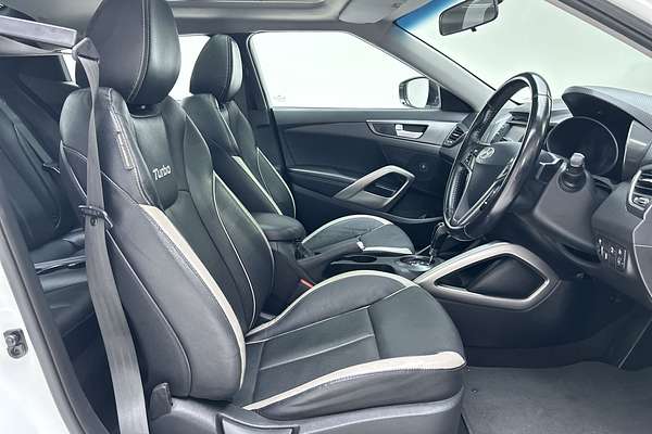 2014 Hyundai Veloster SR Turbo FS3 thumb-12